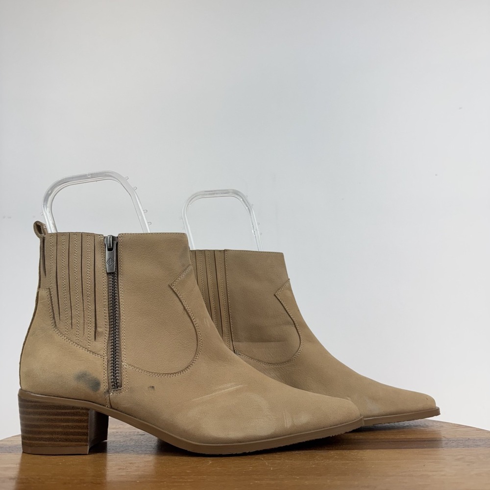 New Womens Donald Pliner Banks Western Beige Nubuck Heeled Ankle Boots Size 8.5‎
